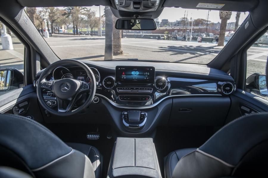 Торпедо Mercedes-Benz Concept EQV (W447) 2019 года  (фото 19 из 31)